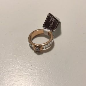 Henri Bendel ring size 6